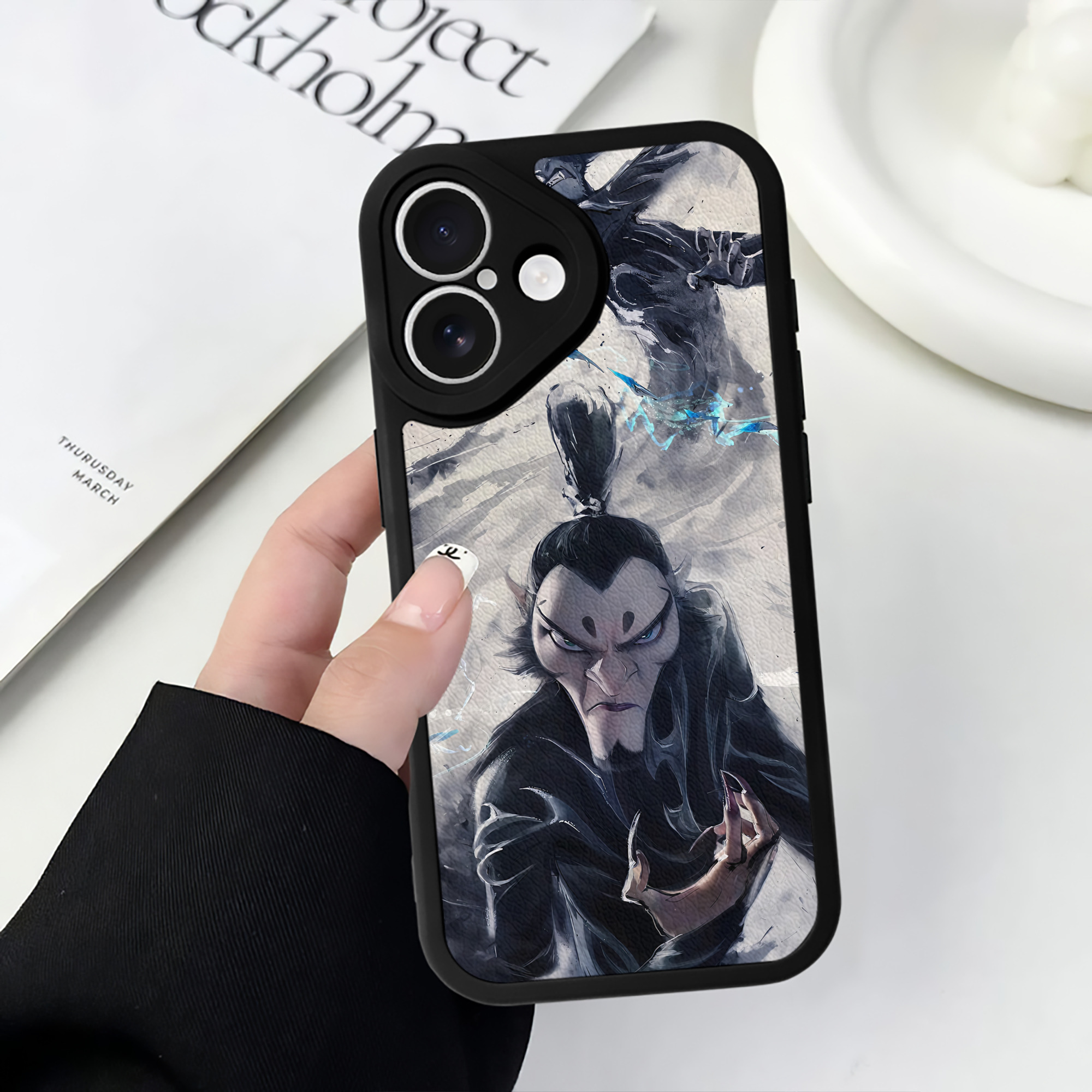 （画像用） Ne Zha 2 ナタ 魔童の大暴れ 【iPhone 16シリーズ対応】シリコンスマホケース（レザー調） 材質：シリコン